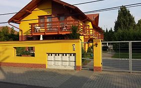 Okker Apartman